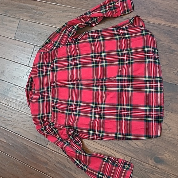 Old Navy Red Plaid Button-up Lightweight Flannel Shirt size XL - Picture 2 of 7